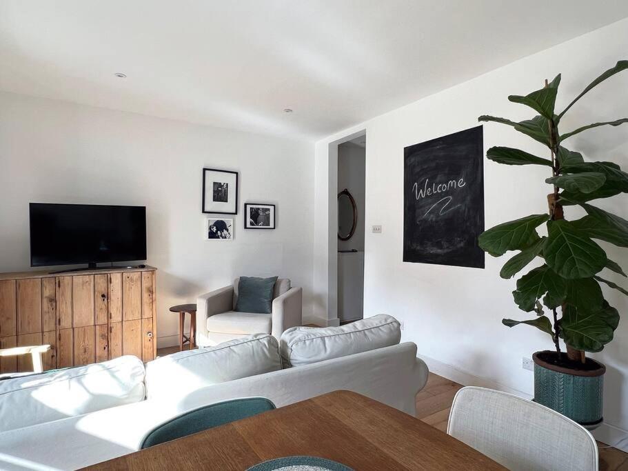 Poets Rest, Free Parking, Ev Socket Fees Apply Walk To Beach 브라이턴 외부 사진